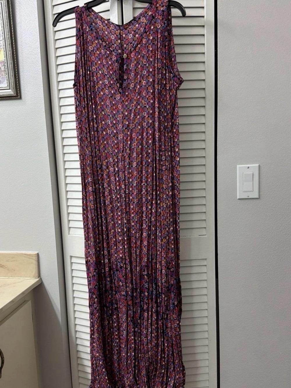 Women's Pleated Maxi Dress (Like New) - Picture 2 of 7